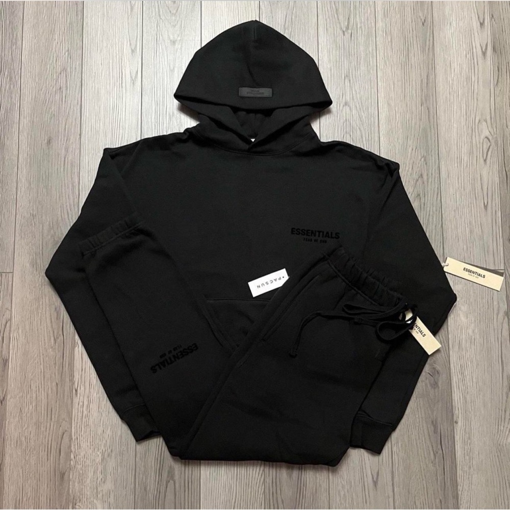 Essentials Men's Black Set